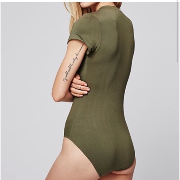 Free People Me Oh My Olive Green V-Neck Short Sleeve Bodysuit - Picture 2 of 7